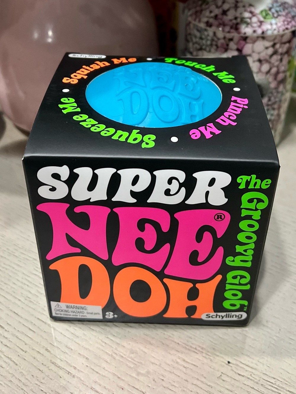 Super NeeDoh The Groovyy Globe - Blue